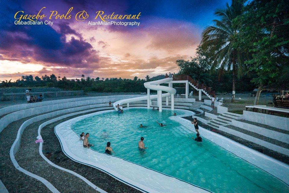 Готель Gazebo Pools And Restaurant Cabadbaran Екстер'єр фото