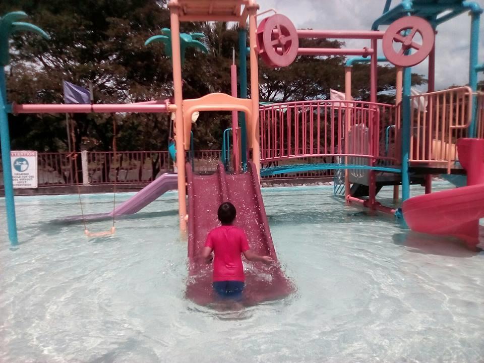 Готель Gazebo Pools And Restaurant Cabadbaran Екстер'єр фото